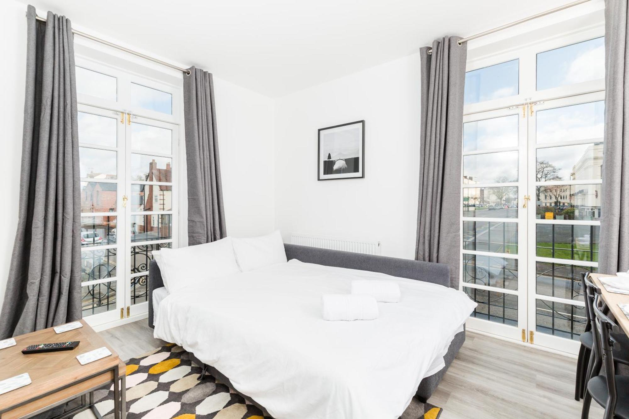 Marvel Apartments ليمينغتون الغرفة الصورة